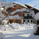 Gaestehaus Annemarie Pensión 3*