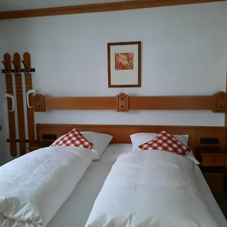 Gaestehaus Annemarie Pensión 3*